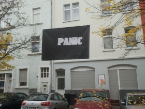 Oberste Regel des Anhalters: Don´t Panic! (Foto: Hanno Bender)